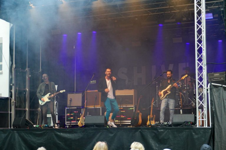 Grooving time